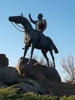 Статуя Котяна в Карцаге, Венгрия