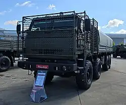 С бронекабиной.