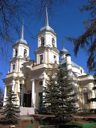 Троицкая церковь — единственная сохранившаяся из усадебных построек Румянцева-Задунайского.