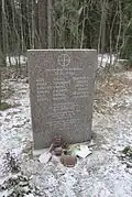 Памятник шведским и финским солдатам, погибшим в Калелово 10 июня 1944 года. Установлен  в 1993 году артиллеристами финских 17 и 18 тяжелых артиллерийских дивизионов (RASK PSTO 17 и 18).