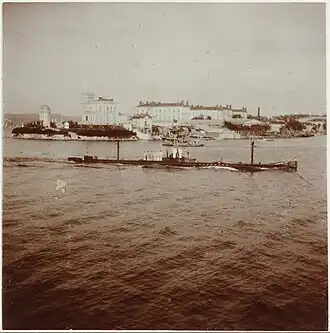 Подводная лодка «Камбала» заходит в Южную бухту Севастополя