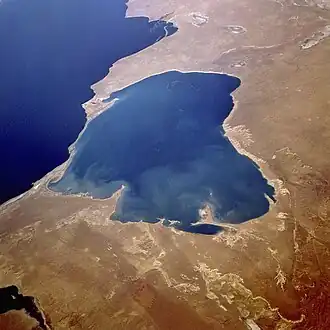 Залив из космоса в 1995 году