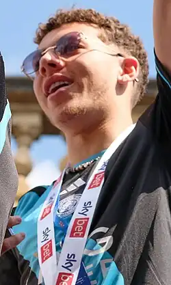 Макатир празднует победу с «Лестер Сити» в 2024 году