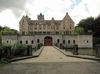 Вид замка с восточной стороны