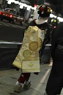 Миокури сзади пучка в день мисэдаси