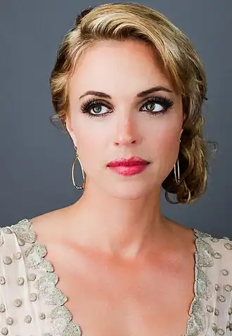 Келли Салливан в 2012 году