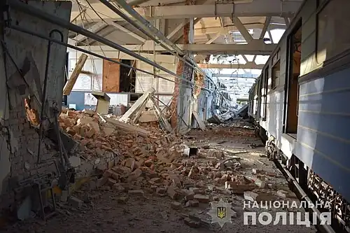 Повреждённые стены депо