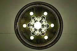 Светильник над платформой