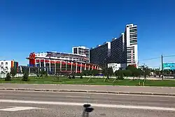 Вид с 1-го Ходынского проезда на дворец спорта «Мегаспорт»