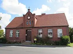 Kirch- und Schulhaus Tieckow