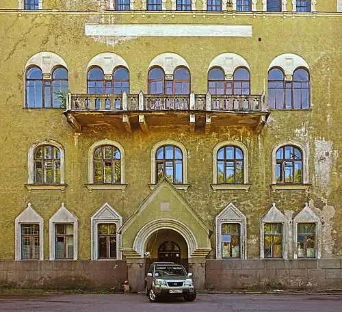 Фасад в 2019 году