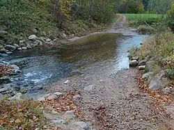 Брод через среднее течение Луобы около деревни Княже осенью 2021 года