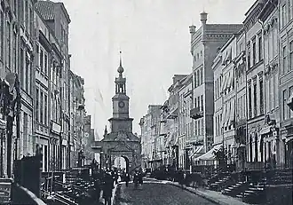 Длинный переулок ведущий к Зелёным воротам