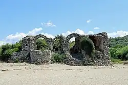 Древнеримские руины на берегу моря