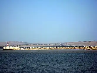 Коса Чушка. Входные ворота акватории порта Кавказ