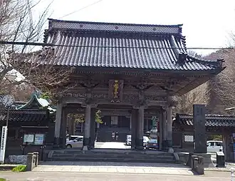 Санмон храма Кокукадзан Корюдзи