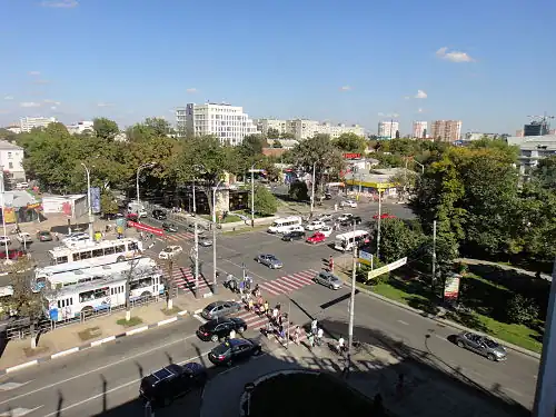 Вид на пересечение Красной и Северной улиц с парковки ТРК «Галерея-Краснодар»
