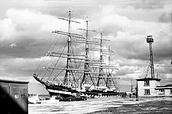 Барк «Крузенштерн», 1975