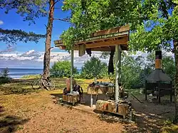 Оборудованное место отдыха у моря