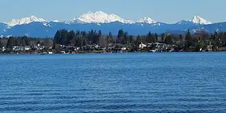 Вид на Лейк-Стивенс с одноимённого озера