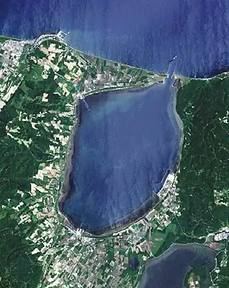 Спутниковая фотосъёмка озера Ноторо.