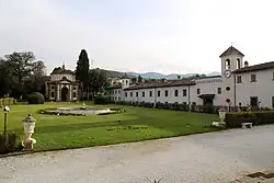 Боковой корпус и парк