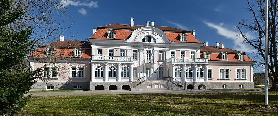 Главное здание мызы Лаупа