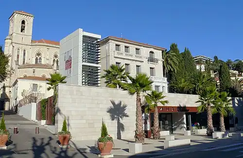 Церковь Сент-Филомен и музей Пьер Боннард