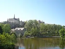 Река Туэ в Монтрёй-Белле