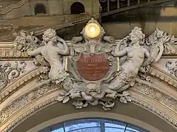 Картуш с памятной надписью об открытии Лионского вокзала 7 апреля 1901 года в присутствии президента республики Эмиля Лубе (2019)