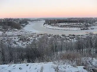 Ледостав на Волге в Зубцове. На противоположном берегу видны остатки древнего вала