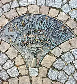 Памятная доска на Аллее Звёзд Сатирикона на главной набережной Легницы