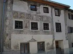 Фасадная роспись Ганса Ардюсера на доме (1592) родителей жены.