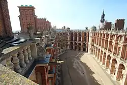 Двор замка Сен-Жермен-ан-Ле