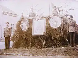 Члены организации Левенте в селе Уйтушнад, Северная Трансильвания после Второго Венского арбитража