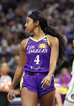 Браун в игре за «Лос-Анджелес Спаркс» против «Миннесота Линкс» (11 июня 2023 года)