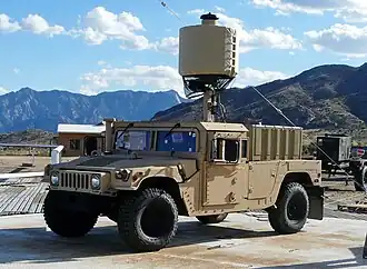AN/TPQ-50 (LCMR) установленный на HMMWV