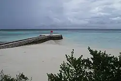 Волнорез на острове