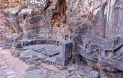 Экседра в Линдосе вблизи акрополя