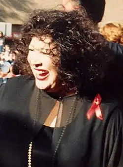 Лиз Торрес в 1994 году на церемонии «Эмми»