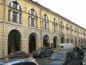 Фасад по ул. Ломоносова. Апрель 2011 г.