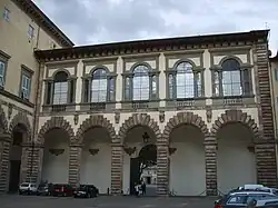 Палаццо Дукале (Герцогский дворец). Лоджия двора. 1578. Лукка
