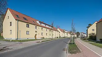 Бывший рабочий посёлок завода Даймлер, возведён в 1930-х годах