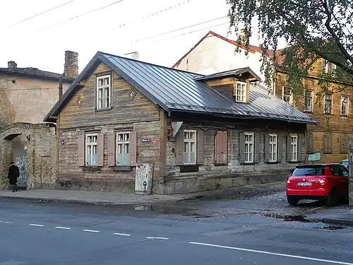 Дом № 8C (угол ул. Вентспилс)