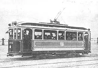 Вагон МБ на одной из набережных Васильевского острова. 1911 год