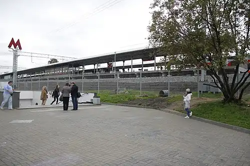 Вход на станцию метро Калужско-Рижской линии вблизи платформы