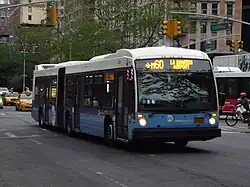 Автобус, идущий в аэропорт «Ла-Гуардия»