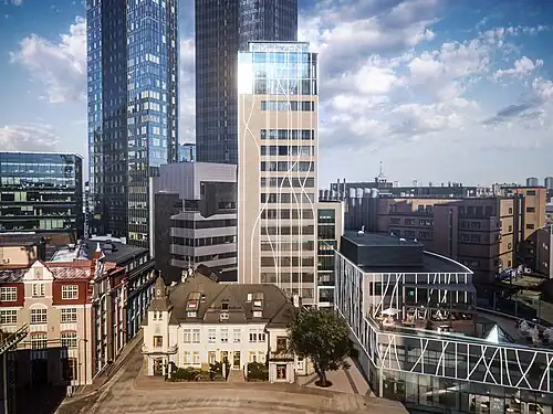 Дома 21 (слева), 23 (на переднем плане)  и 23А (в центре, макет)