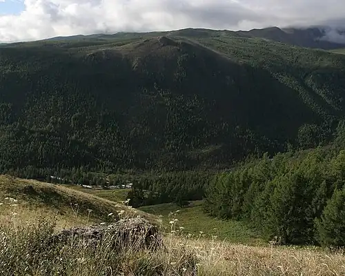 Долина в среднем течении, 1800 м