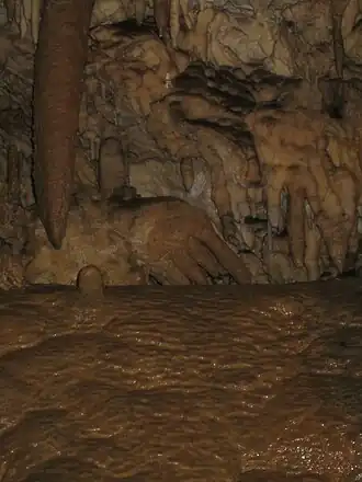 Натёчные образования в пещере Духлата